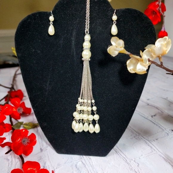 Necklace and Earrings Combo‎ - Picture 1 of 2